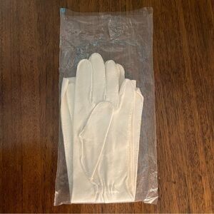 Vintage 1940’s New raalte,long white wedding gloves.